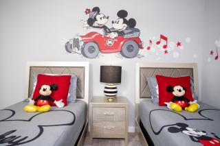 Ravishing Four Bd w/ Pool Close to Disney 4947 - Kissimmee - 6