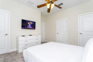 Gorgeous 4Bd Close to Disney w/ Pool @ Champions Gate Resort 1196 - Davenport - 4