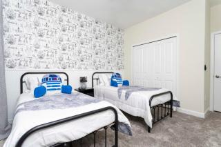 Gorgeous 5BDR Family with Pool at Storey Lake 2767 O - Kissimmee - 2