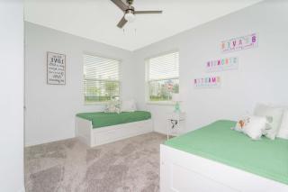 Gorgeous 3Bd 8 Guests @Storey Lake Resort Close to Disney 101 3191 - Kissimmee - 1