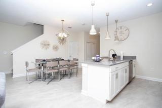 Stunning 5 Bd w/ Pool Close to Disney 8955 - Kissimmee - 4