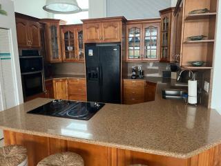 Private Bayfront Beach House with Dock, Steps to Beach and Restaurants - Englewood - 7