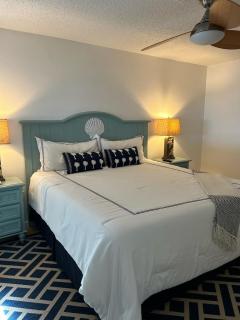 Private Bayfront Beach House with Dock, Steps to Beach and Restaurants - 6