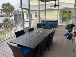 Private Bayfront Beach House with Dock, Steps to Beach and Restaurants - Englewood - 3