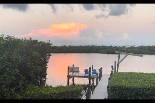 Private Bayfront Beach House with Dock, Steps to Beach and Restaurants - Englewood - 6