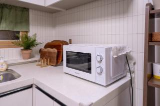 Seokchon Lake Family House - 4