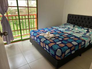 Apartamento cómodo y tranquilo cerca al parque principal de Guatapé - 3