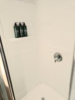 Welcome to your Serene Gateway - 6