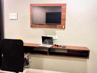 Urban suites -Couple 1bhk Private apartment Khraradi - 1