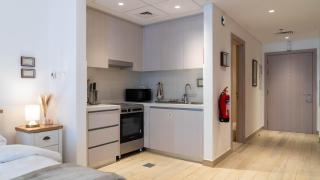 Classy Modern Studio Canal and Pool View - 4