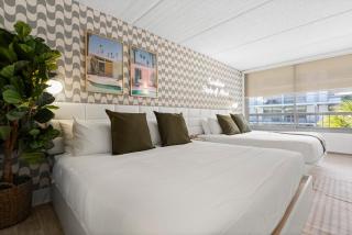 Studio Apartment with Spacious King & Queen Bed, Pet-Friendly, 8 Min from Disney, Pool and Parking - Kissimmee - 0