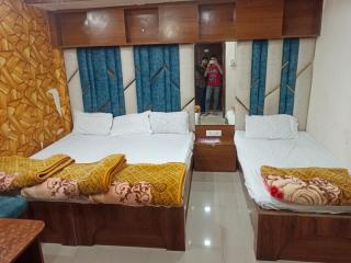 Shree Sampatbai yatri ghar - Ujjain - 0