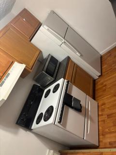 3 bed unit Retreat near Ann Arbor King Bed - 9