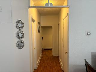 3 bed unit Retreat near Ann Arbor King Bed - 8