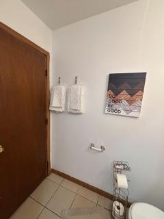 3 bed unit Retreat near Ann Arbor King Bed - 4