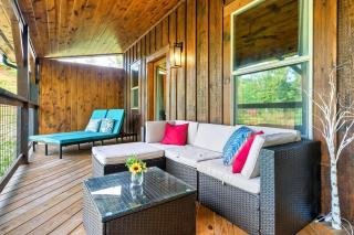 Private Secluded Chalet Luxury with Forest & Mt Views - Gatlinburg - 3