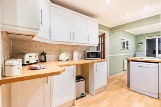 Spacious 3 Bed Home in Kidlington Garden and Parking Access - Kidlington - 8