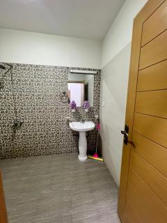 Luxury Furnished 2 bed apartment for rent - 8