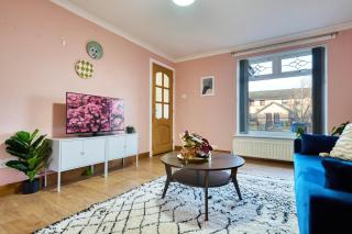 Stylish 2-Bed Apartment with Private Driveway - Glasgow - 2