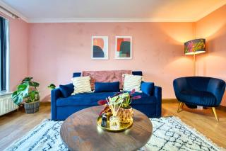 Stylish 2-Bed Apartment with Private Driveway - Glasgow - 3
