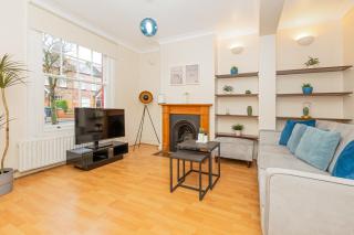 2BR flat with garden, 5min to Wood Green tube - 0