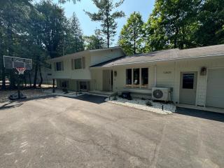 Downtown Sister Bay New Listing - Cardinal Retreat - Sister Bay - 5