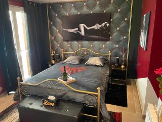 Love Room LA FABULEUSE - Le Pradet - 0
