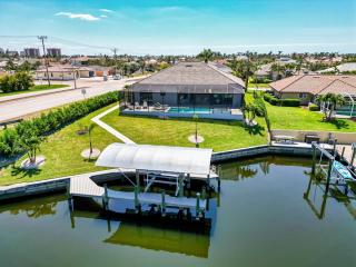 Villa Coral Paradise with a boat dock! - Cape Coral - 1