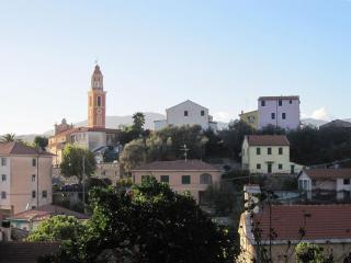Ligurisches Rustico, umgeben von Olivenhainen am Dorfrand - 9