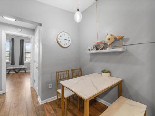 Lawrenceville Central !3 Large and Spacious One Bedroom Apartment with Free Street Parking - Pittsburgh - 8