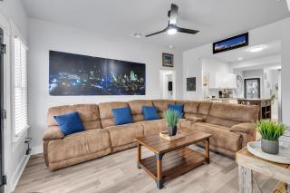 Charming 4 bedroom Downtown San Antonio Home with Pool and Hot Tub - San Antonio - 9