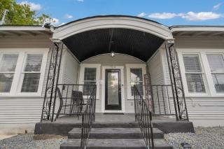 Charming 4 bedroom Downtown San Antonio Home with Pool and Hot Tub - San Antonio - 5