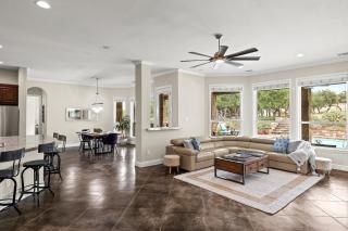 Luxury Retreat, POOL, Views, Pets OK, Sleeps 14 - 7