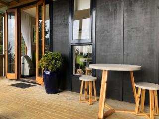 Raglan LoveNest -Romantic escape with outdoor bath - Raglan - 2