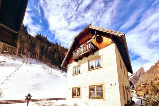 Holiday Home Muhr near Ski Slopes - 0
