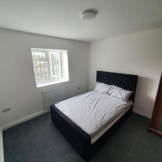 6 Bedroom Bungalow in Upminster - - 5