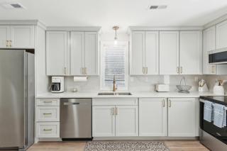 Coastal Charm Near Edisto Beach - Edisto Island - 3