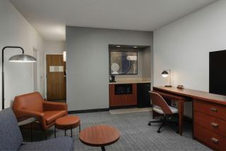 Courtyard by Marriott Denver Central Park - 1