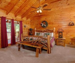 Arcade game, hot tub, spacious beautiful log cabin! Gatlinburg log cabin! - Gatlinburg - 8