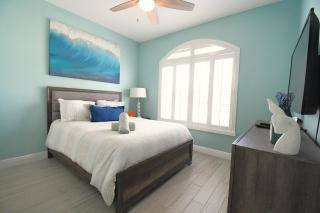 Renewed house 1K-3Q beds south facing pool - 3