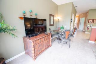 Luxurious 3BR3BA Townhome at Windsor Palms - 4