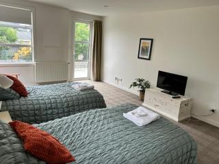 Cbay 2 bedroom Suite - 4