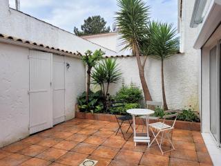 Maison spacieuse 5 pièces à La Palmyre, proche mer, idéale pour 8 personnes, Patio et Barbecue - FR-1-705-94 - 9