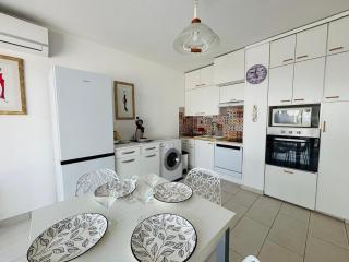 Appartement T2 en rez-de-jardin face à la mer avec parking - FR-1-309-493 - 8