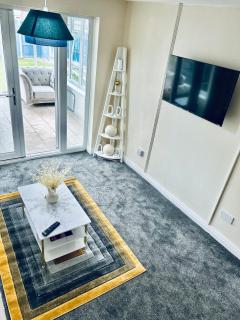 Spacious 3BR Home in Colchester, with Private Parking - 4