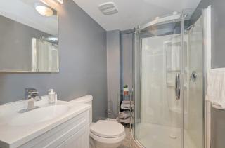 Luxurious Condo with Balcony in Kitchener - 3