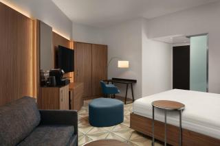Courtyard by Marriott Paris Porte de Versailles - Issy-les-Moulineaux - 1