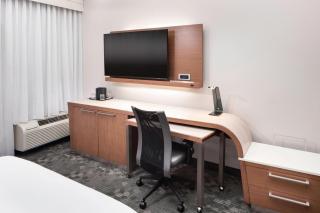 Courtyard by Marriott Pensacola - Pensacola - 1