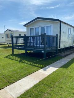 Stylish 3 Bedroom caravan near the Beach - Walton-on-the-Naze - 8