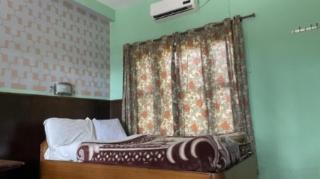 Hotel Chitwan Park Cottage - 0